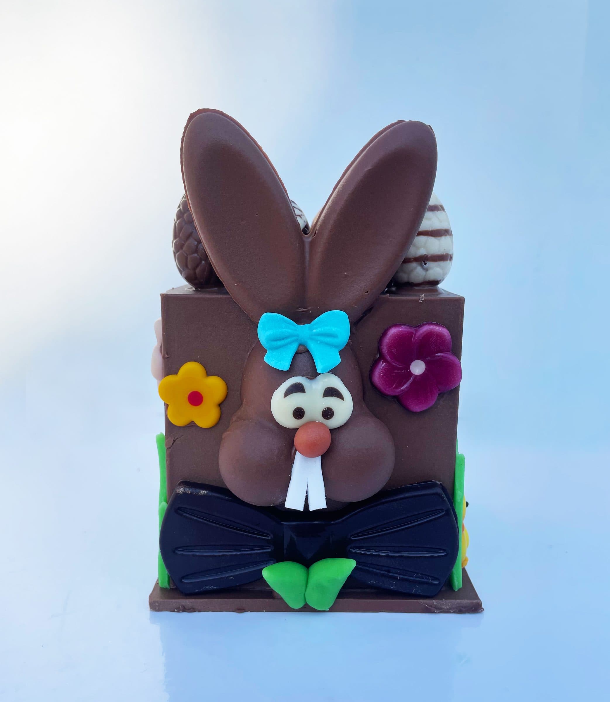 Blok in melkchocolade met paaseitjes