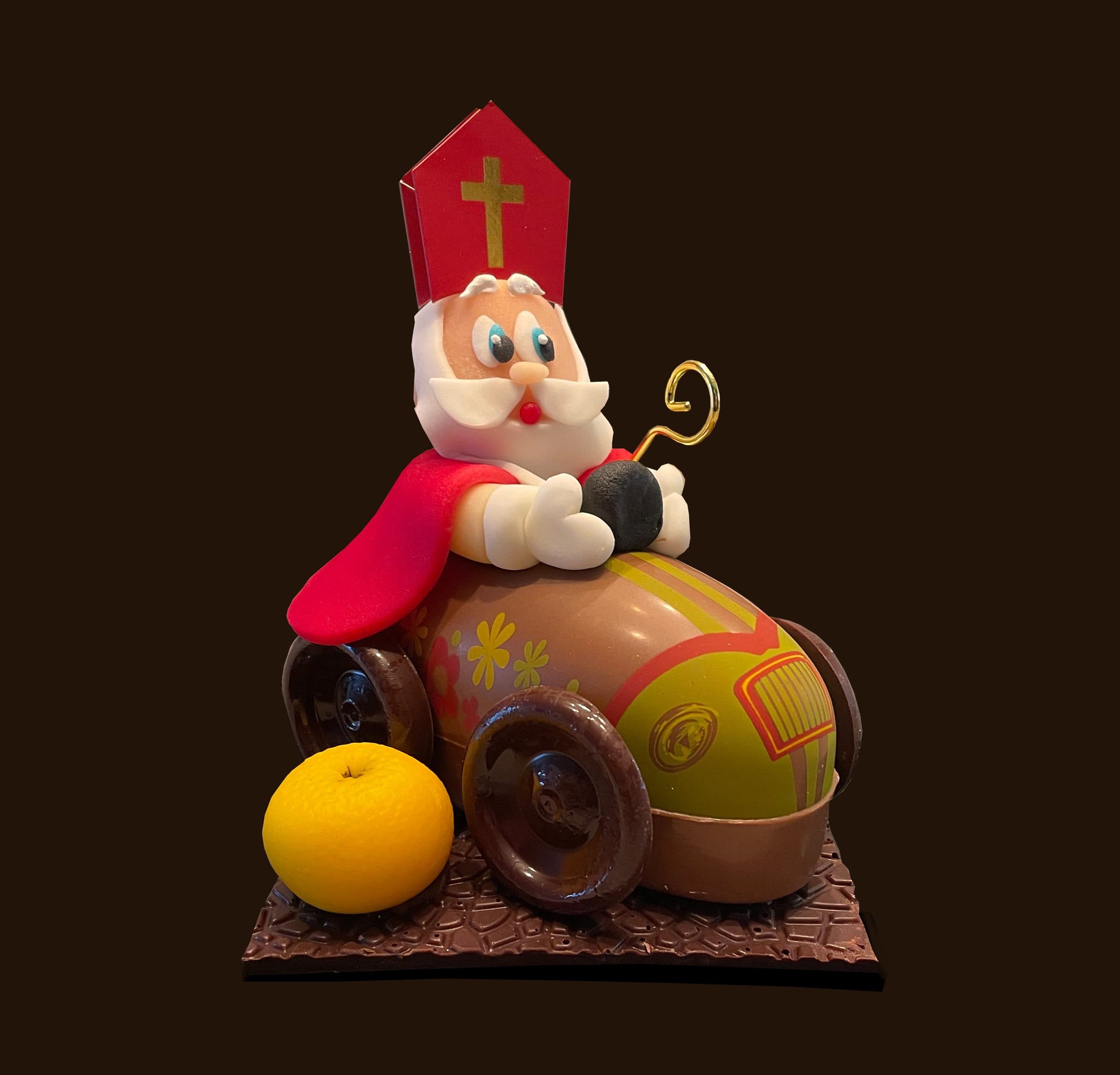 Sinterklaas in een chocolade auto