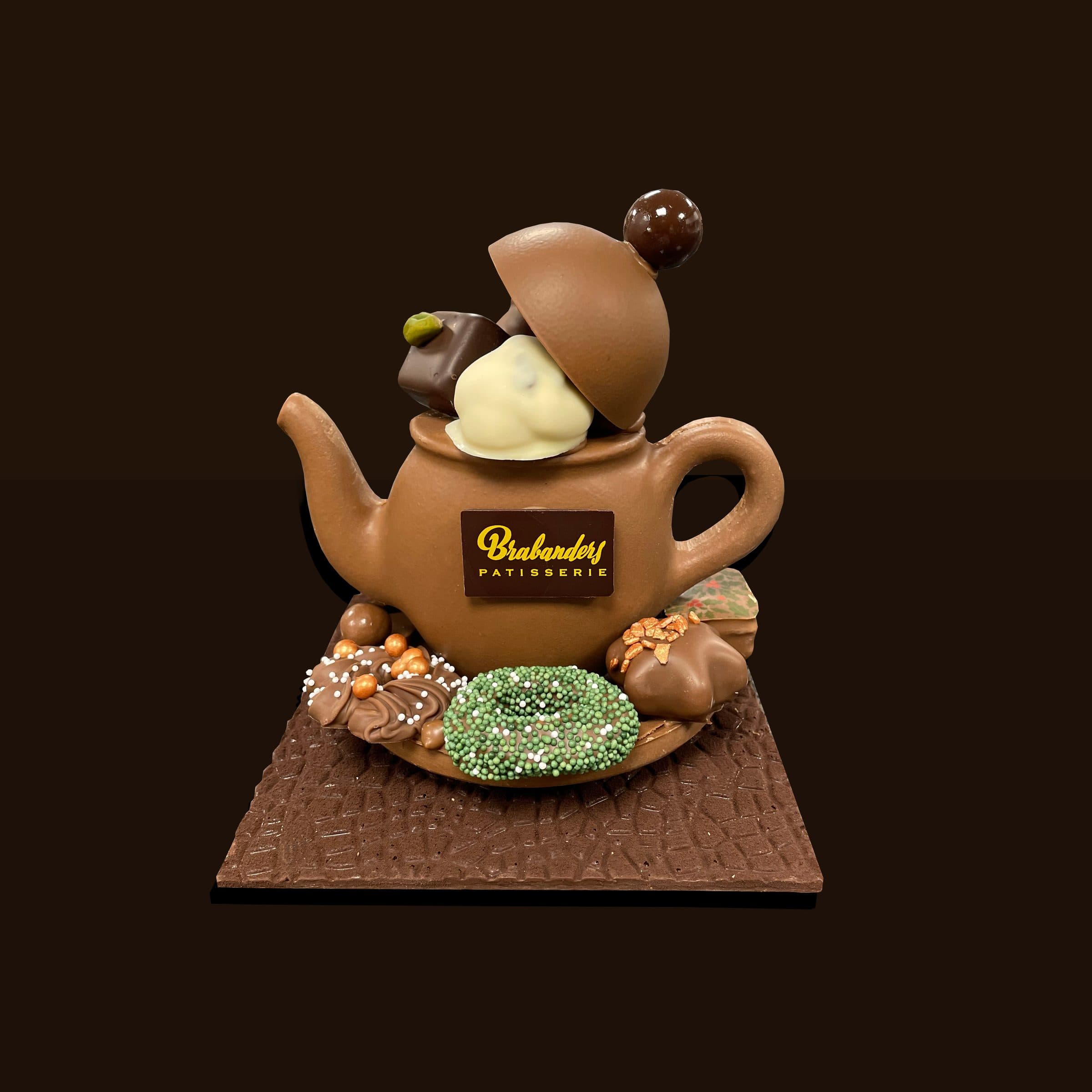 Theepot van melkchocolade